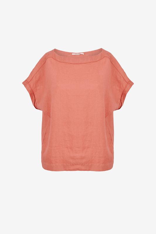 T-shirt con scollo a barchetta